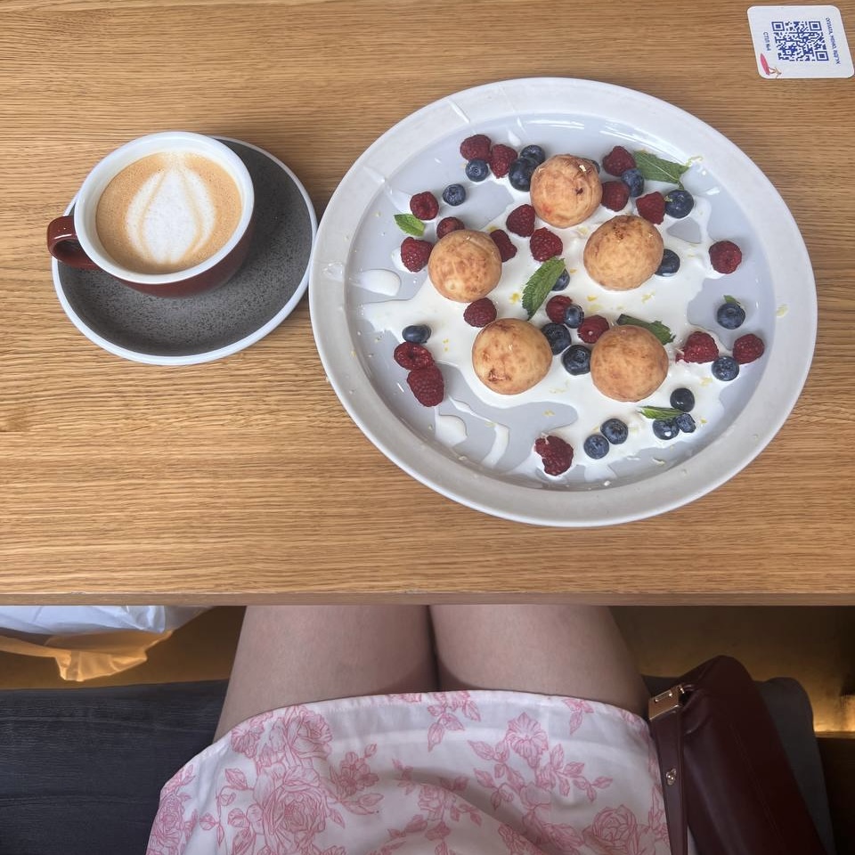 Cheesecakes with berries in Takava